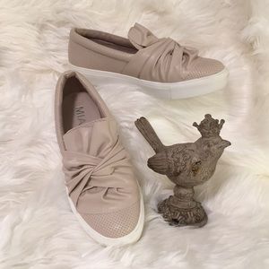 BOW-utiful slip on blush sneakers! NWOB